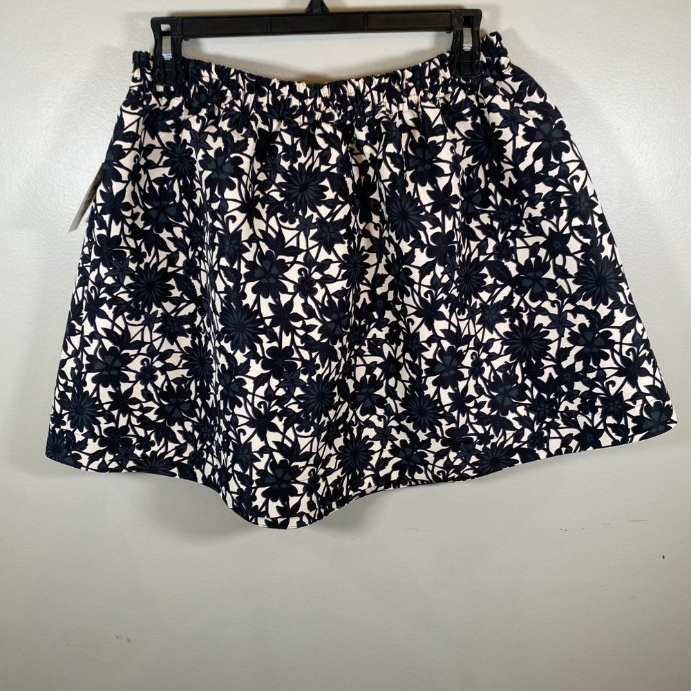 NWT Frenchi Skirt in Floral Print - Picture 4 of 9